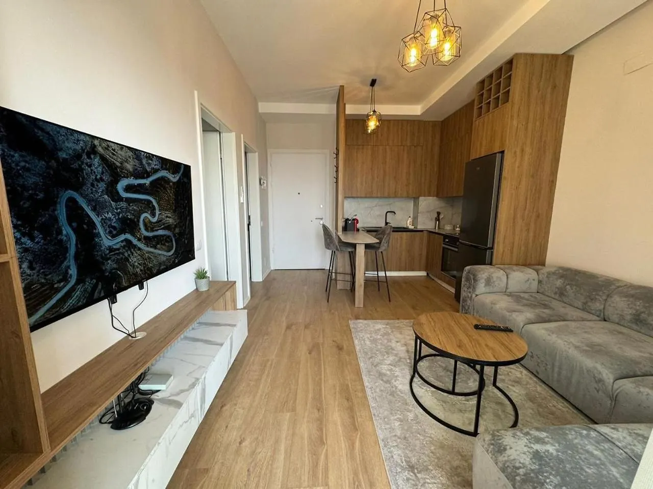 Tirana Center Boulevard Apartment Albania